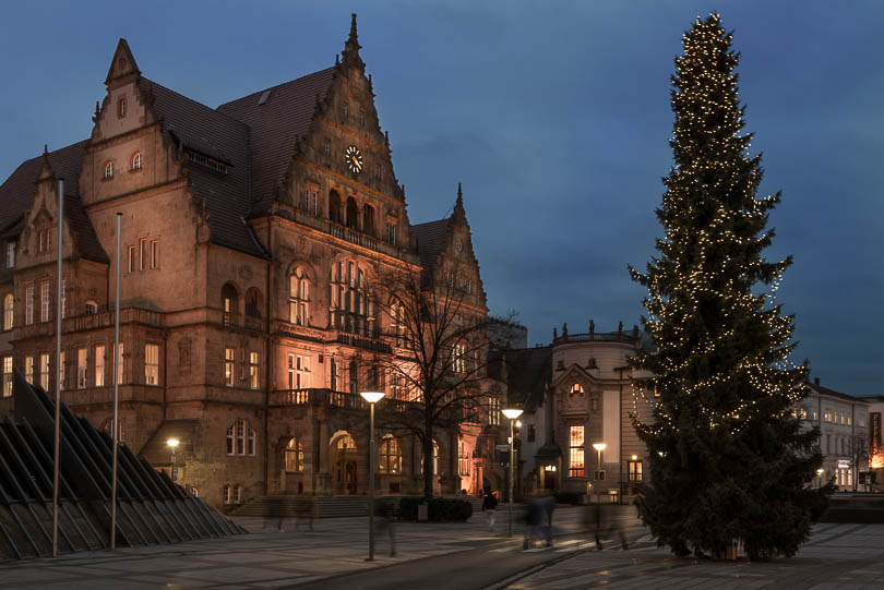 Altes Rathaus Bielefeld, Nachtaufnahme, blaue Stunde, Sehenswürdigkeit, Highlight