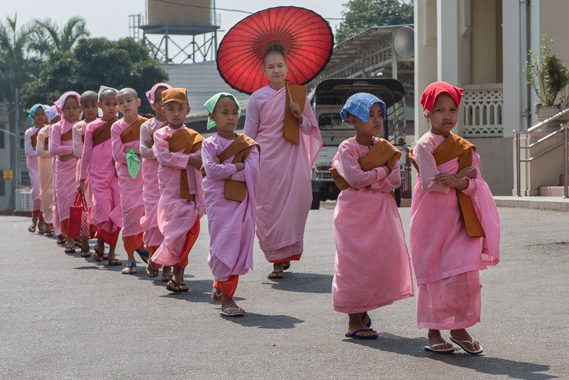 Myanmar, Nonnen, Buddhismus