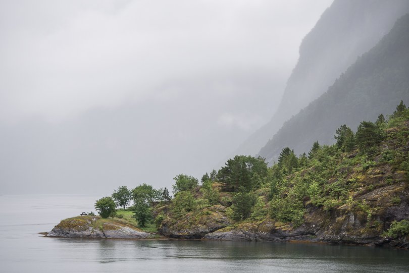 Norwegen, Geirangerfjord, Hellesylt, Nebel