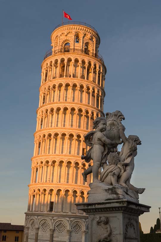 Der schiefe Turm im Abendlicht, Pisa, Toskana, Campanile, Sonnenuntergang