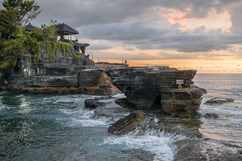 Tana Lot Tempel auf Bali (Indonesien)