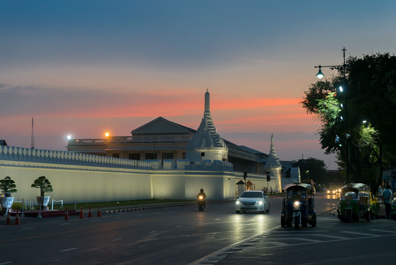 Bangkok Sehenswürdigkeiten: Grosser Palast in Bangkok, Thailand, Königspalast, Sunset