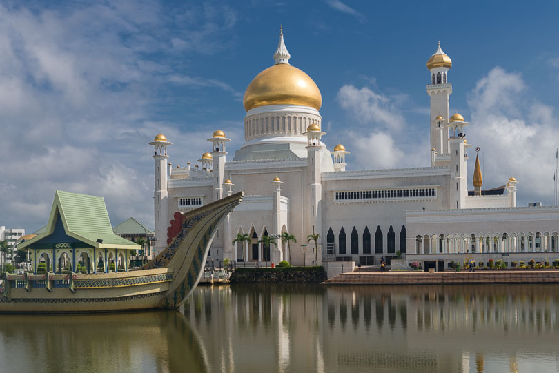 Sultan-Omar-Ali-Saifuddin-Moschee in Bandar Seri Begawan, Brunei, koenigliche Moschee