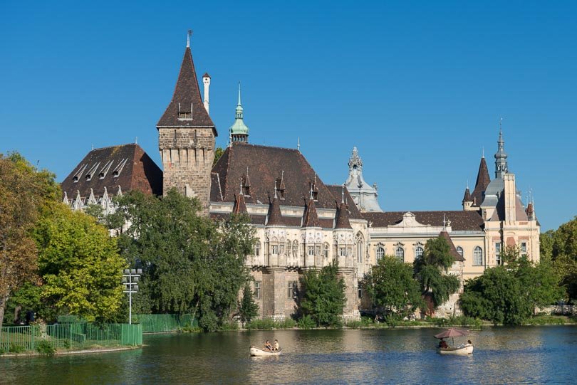 Budapest: Burg Vajdahunyad im Stadtpark