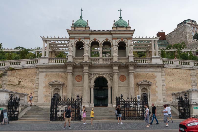 Budapest: Koenigliche Gärten unterhalb vom Burgpalast